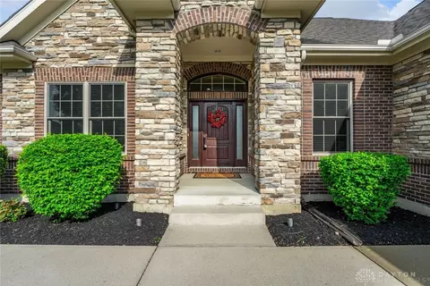 2037 Stablehand Dr, Dayton, OH 45458 photo 7