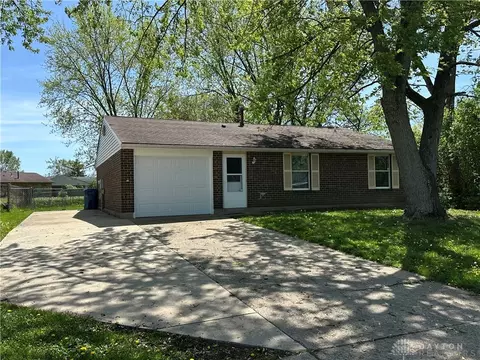 6020 Shull Rd, Dayton, OH 45424