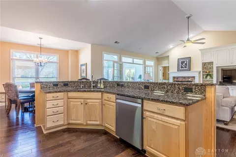 128 Harbour Dr, Springboro, OH 45066 photo 13