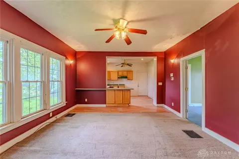 1307 S Limestone St, Springfield, OH 45505 photo 4