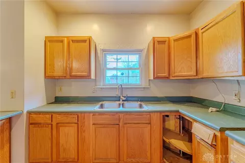 1307 S Limestone St, Springfield, OH 45505 photo 7
