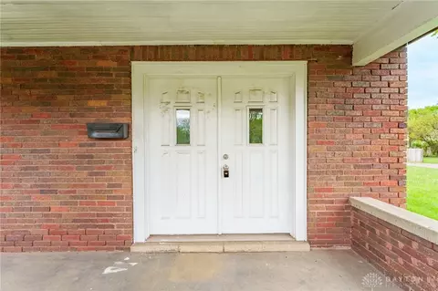 1307 S Limestone St, Springfield, OH 45505 photo 2