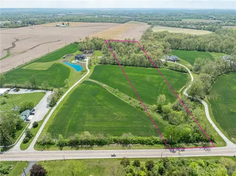 8306 E State Route 40, New Carlisle, OH 45344