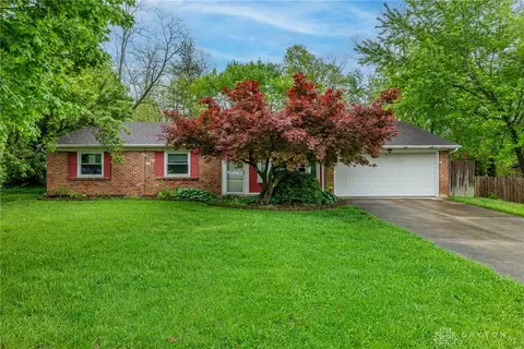 2084 Firebird Dr, Bellbrook, OH 45305