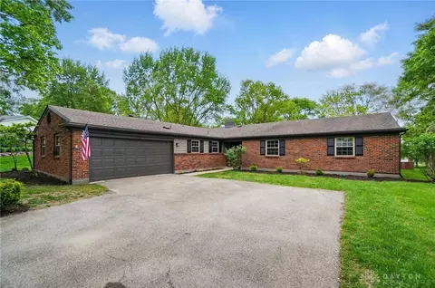5741 Hithergreen Dr, Dayton, OH 45429