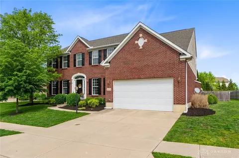 9378 Oak Brook Dr, Dayton, OH 45458