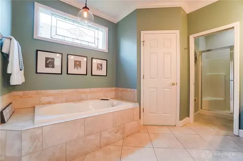 Bath - 1016 Greenskeeper Way, Centerville, OH 45458 photo 2 of 5