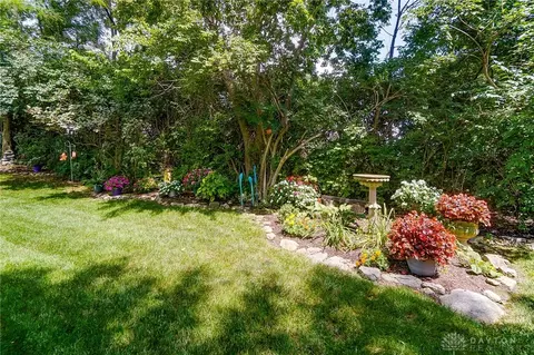 Exterior - 1016 Greenskeeper Way, Centerville, OH 45458 photo 7 of 15
