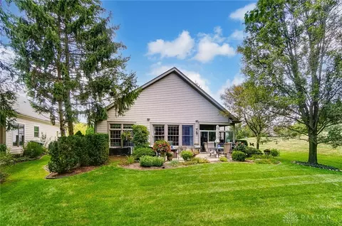 Exterior - 1016 Greenskeeper Way, Centerville, OH 45458 photo 8 of 15