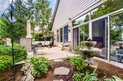 Exterior - 1016 Greenskeeper Way, Centerville, OH 45458 photo 13 of 15