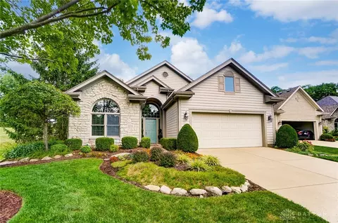 Exterior - 1016 Greenskeeper Way, Centerville, OH 45458 photo 2 of 15