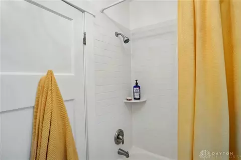 Bath - 3000 Hillside Ave, Kettering, OH 45429 photo 3 of 8