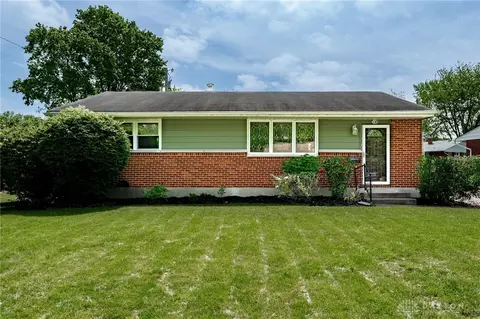 110 Whispering Dr, Dayton, OH 45426
