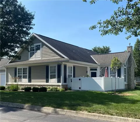 4647 Cobblestone Dr, Tipp City, OH 45371
