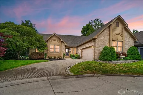2152 Hidden Woods Blvd, Dayton, OH 45431