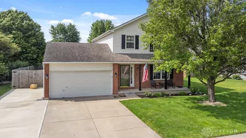 2909 W Barnhill Pl, Xenia, OH 45385