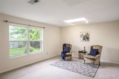 Living - 1538 Glenn Abbey Dr, Kettering, OH 45420 photo 5 of 6