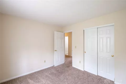 Bedroom - 1538 Glenn Abbey Dr, Kettering, OH 45420 photo 5 of 9