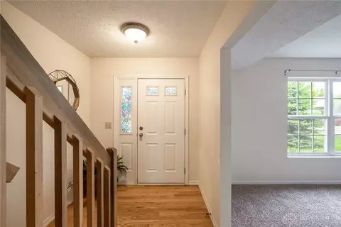 Entry Way - 1538 Glenn Abbey Dr, Kettering, OH 45420 photo 1 of 4