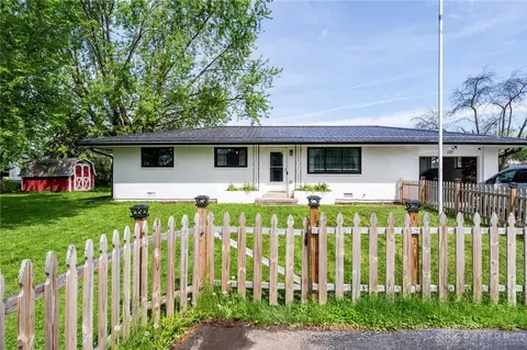 127 S College St, Sabina, OH 45169