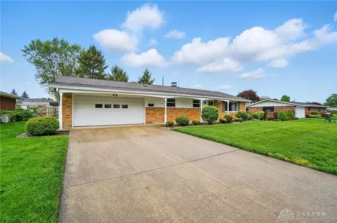 1072 Imperial Blvd, Springfield, OH 45503