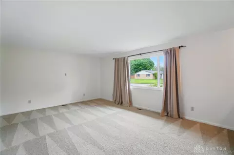 1072 Imperial Blvd, Springfield, OH 45503 photo 11