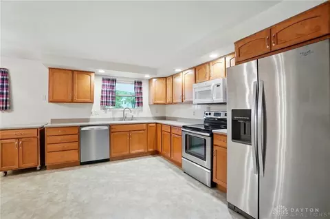 1072 Imperial Blvd, Springfield, OH 45503 photo 10