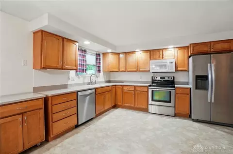 1072 Imperial Blvd, Springfield, OH 45503 photo 12