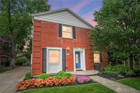125 Spirea Dr, Oakwood, OH 45419