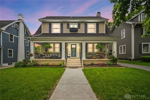 38 E Dixon Ave, Oakwood, OH 45419