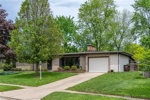 943 Fairacres Dr, Kettering, OH 45429