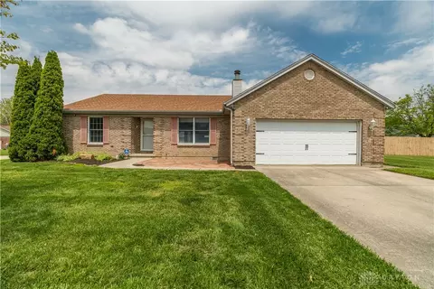 3415 Magnolia Dr, Troy, OH 45373