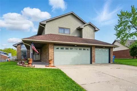 6840 Coronado Cir, Dayton, OH 45424