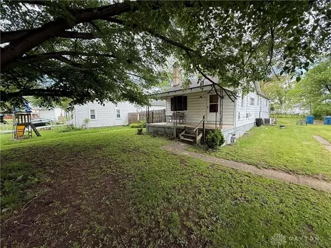 3304 Cottage Rd, Moraine, OH 45439