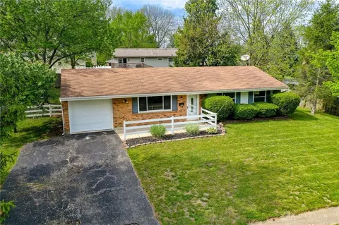 331 Woodlawn Dr, Fairborn, OH 45324