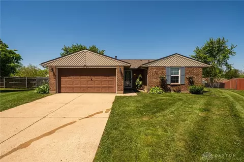 6101 Little Creek Ct, Huber Heights, OH 45424