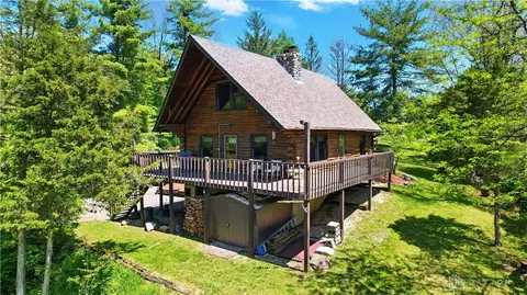 8240 Cedar Hill Rd, Waynesville, OH 45068