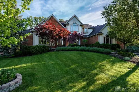 1032 Whispering Pines Ln, Washington Township, OH 45458