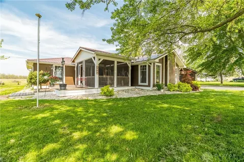 294 New Gdn, New Paris, OH 45347