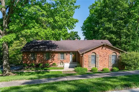 5562 Red Oak Ct, Fairfield, OH 45014