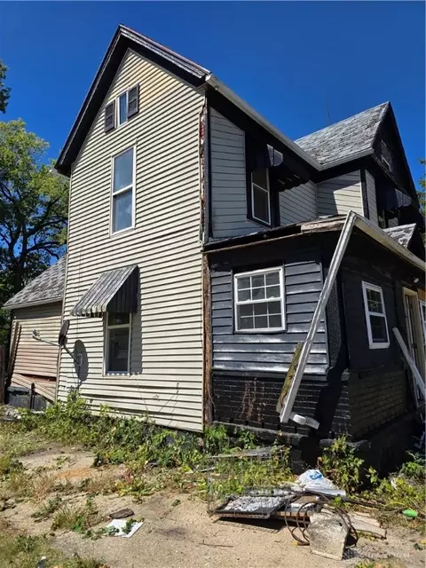 133 Grosvenor Ave, Dayton, OH 45417