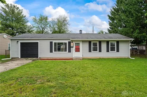 1896 Kylemore Dr, Xenia, OH 45385
