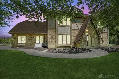10278 Cherry Tree Ter, Dayton, OH 45458