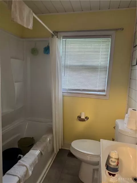 Bath - 1614 Miracle Mile, Springfield, OH 45503 photo 1 of 1