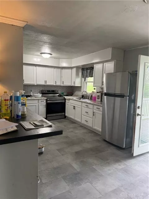 Kitchen - 1614 Miracle Mile, Springfield, OH 45503 photo 1 of 1