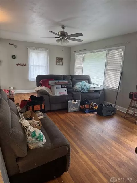 Living - 1614 Miracle Mile, Springfield, OH 45503 photo 2 of 2