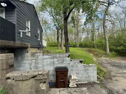 Exterior - 1614 Miracle Mile, Springfield, OH 45503 photo 2 of 4