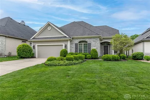 1154 Club View Dr, Centerville, OH 45458