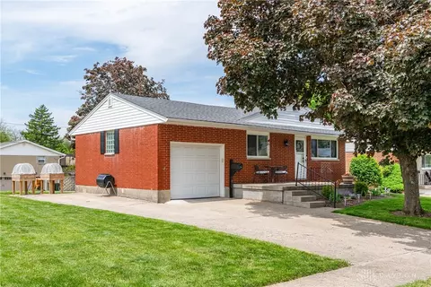 913 Thelma Dr, Miamisburg, OH 45342