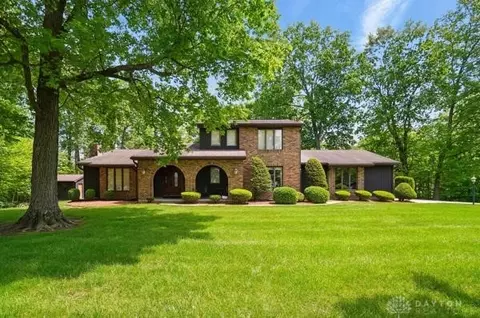 1640 Bending Tree Dr, New Carlisle, OH 45344